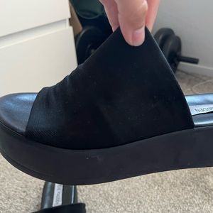 Steve Madden Slinky Slide